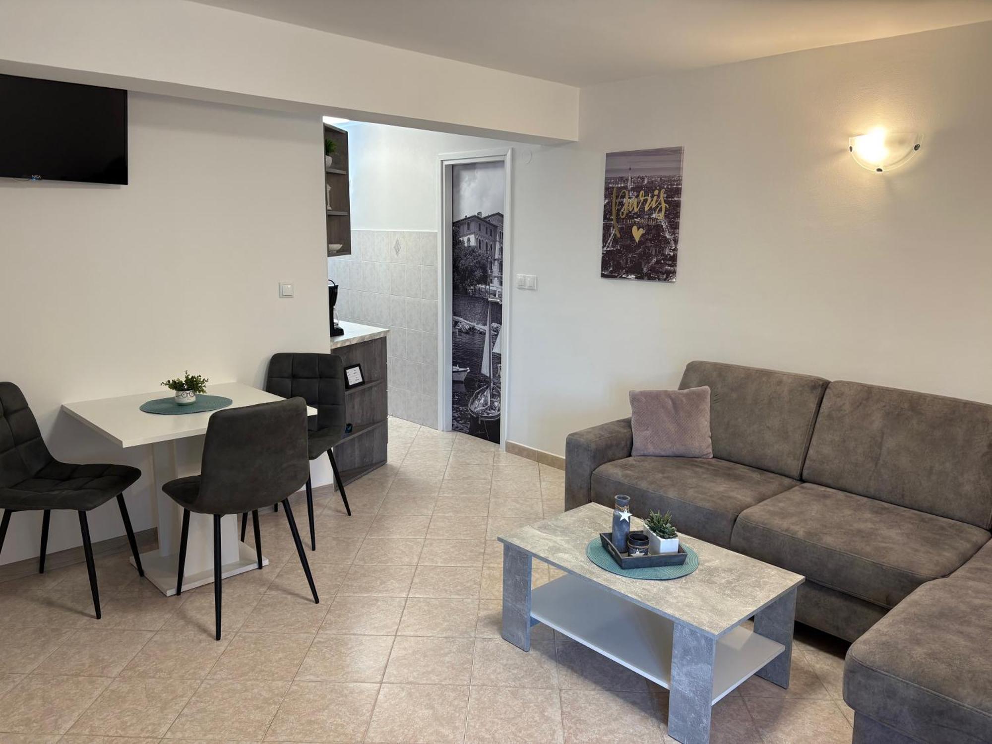 Apartments Vilma Ловран Екстер'єр фото